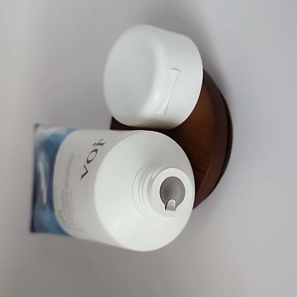 VOR Rhythm of the Rain: Hair Masque & Scalp Detox - Picture 8 of 8